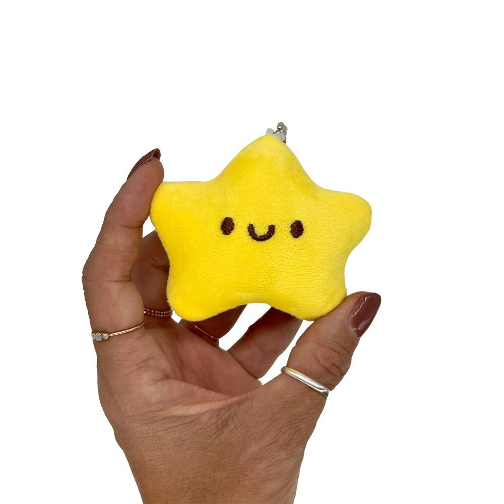 ⭐ NEW Smiley Star Plush Bag Charm/ Zipper Pull/ Keychain/ Tree Topper ⭐ - Picture 3 of 5